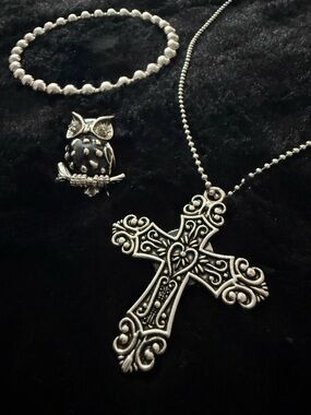 Vintage Curated Silver Tone 3 Pc Jewelry Set Cross Owl Brooch Bead Bangle Goth